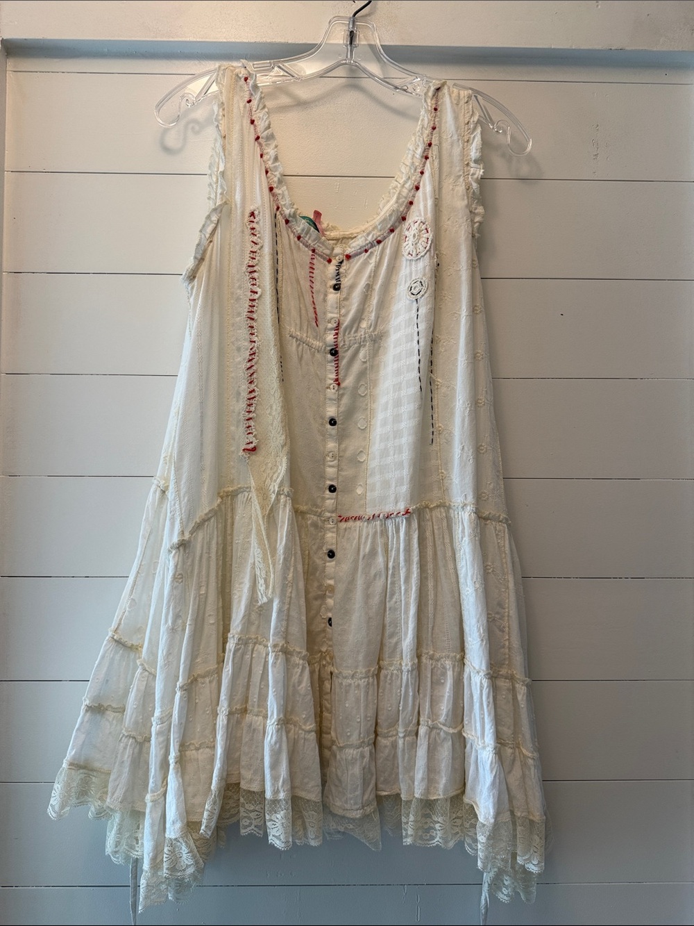 Ivory Tiered Lace Button-Front Sleeveless Blouse